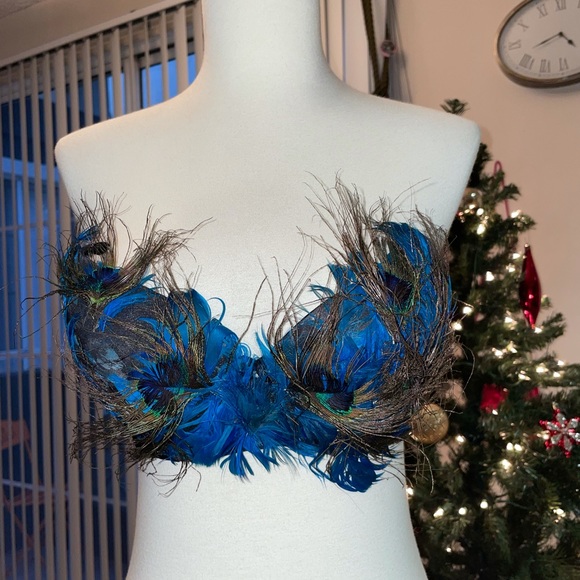 Peacock Feathered Strapless Bra - Picture 8 of 10